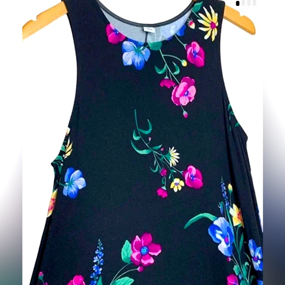 Fun Old Navy A-Line floral dress. Size medium. Black w/floral pattern -Like New - Picture 2 of 6